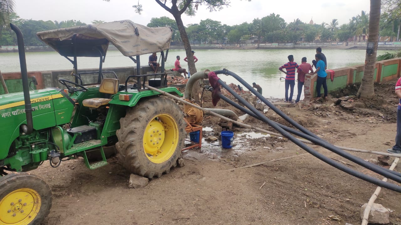 तालाब के पानी का ट्रीटमेंट करने का रिसाली निगम आयुक्त ने बनाई योजना