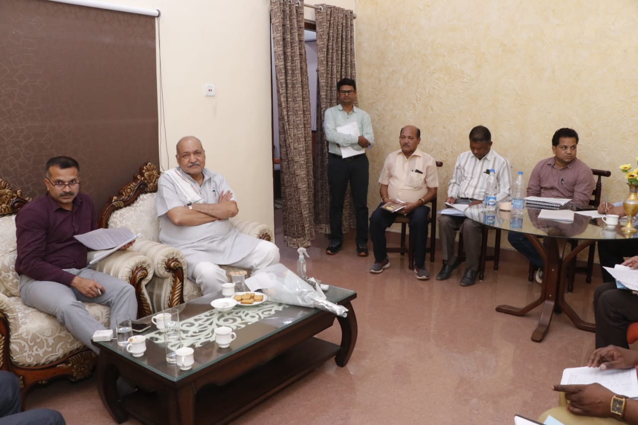 कृषि मंत्री ने बेमेतरा प्रवास के दौरान खाद, बीज के भंणडारण व उठाव की ली जानकारी