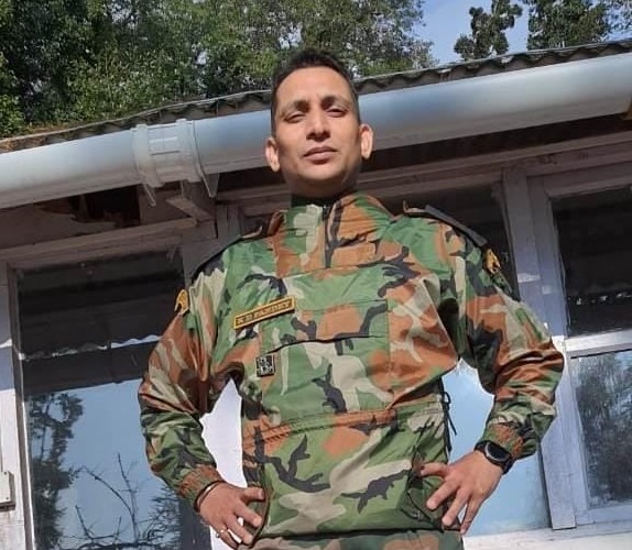 मणिपुर भूस्खलन में शहीद हुए छत्तीसगढ़ के लेफ्टिनेंट कर्नल कपिल देव पांडेय&hellip;