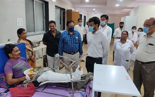 जिला अस्पताल पहुंचे कलेक्टर, दो ओपीडी अतिरिक्त आरंभ करने दिए निर्देश