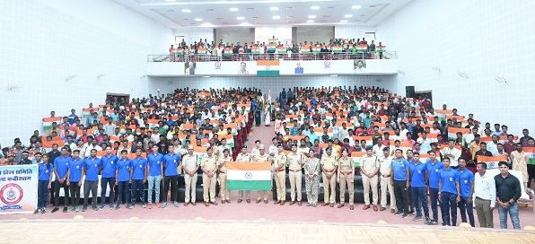 कबीरधाम पुलिस ने किया ग्राम खेल समिति का गठन, युवा खिलाड़ियों का किया सम्मान