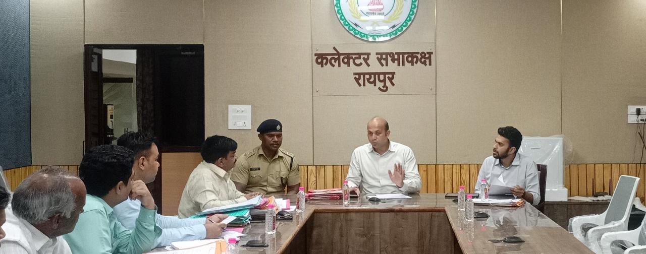 शहरी विद्युतीकरण योजना की समीक्षा बैठक में सौ करोड़ से अधिक के कार्य स्वीकृत