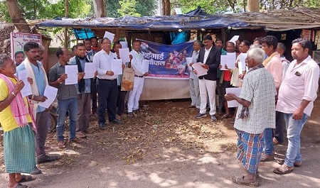 बेरोजगारी उच्चतम स्तर पर है, सार्वजनिक उपक्रम बेचे जा रहे हैं : सुनील सिंह