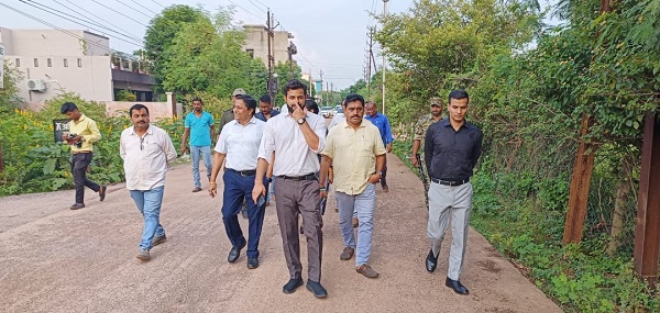 कलेक्टर ने किया भिलाई के वैशाली नगर का निरीक्षण