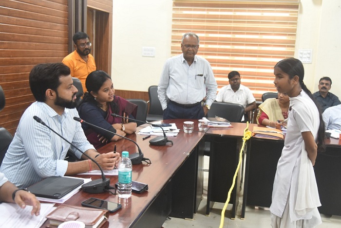 नेत्रहीन दिव्यांग बालिका को मिलेगा इलेक्ट्रानिक टैबलेट, जनदर्शन में पहुंचा था आवेदन