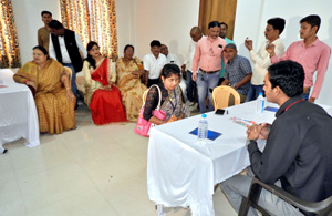 एम्पलॉय-एम्पलॉयर्स मीट में साक्षात्कार के साक्षी बने मंत्री भेंडिया व अन्य अतिथिगण