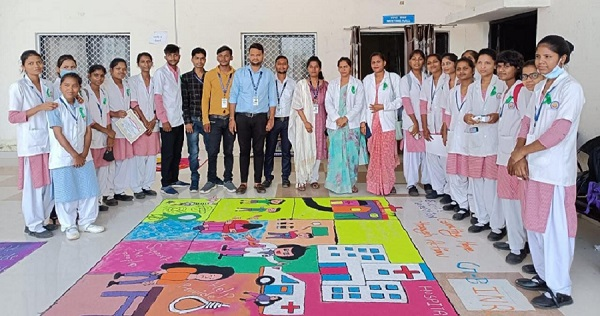 भाषण, रंगोली और पोस्टर के जरिए नर्सिंग के छात्रों ने दिया आत्महत्या रोकथाम का संदेश