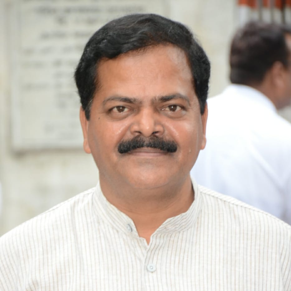 बिजली दरों में वृद्धि के लिए राज्य सरकार को जिम्मेदार बताना डॉ. रमन की नासमझी : आरपी सिंह