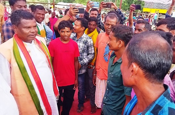 आदिवासी हित की सुरक्षा राज्य सरकार की पहली प्राथमिकता: कवासी लखमा