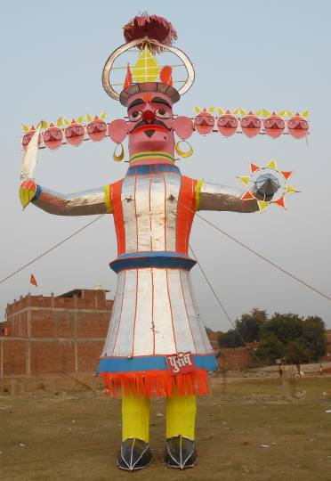 महंगाई की मार से रावण परेशान