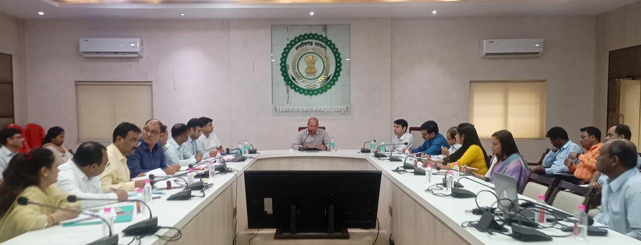 अगले दस दिन में पूरी हो धान खरीदी की सभी तैयारियां : कलेक्टर