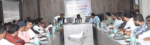 विकास कार्यों की बढ़ाएं गति, समीक्षा बैठक में प्रभारी मंत्री लखमा ने दिए निर्देश