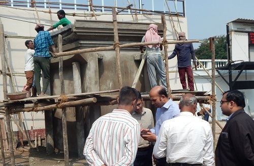 छत्तीसगढ़ महतारी की प्रतिमा लगाने चल रहे कार्यों का कलेक्टर ने किया निरीक्षण