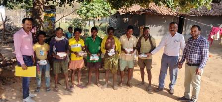 विशेष लेख : पहाड़ी कोरवा परिवार के सदस्यों को 697 व्यक्तियों को दिया गया व्यक्तिगत वन अधिकार पट्टा