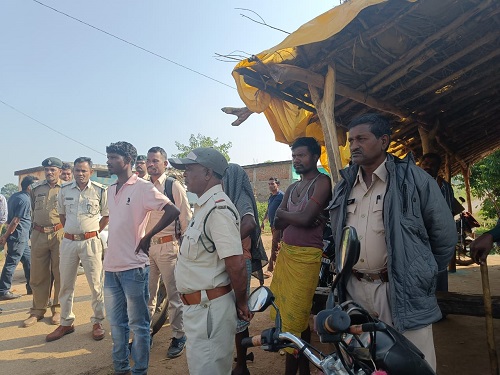 हाथियों से बचाने सीमावर्ती वन क्षेत्र में स्थानीय अमला की लगाई गई है ड्यूटी