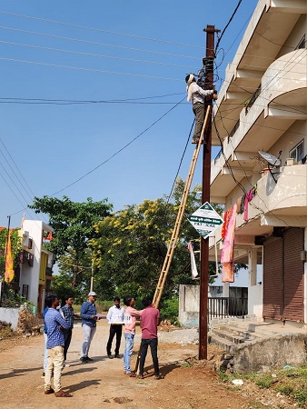 बकायेदारों पर सख्त हुआ बिजली विभाग, कार्रवाई से मचा हड़कंप