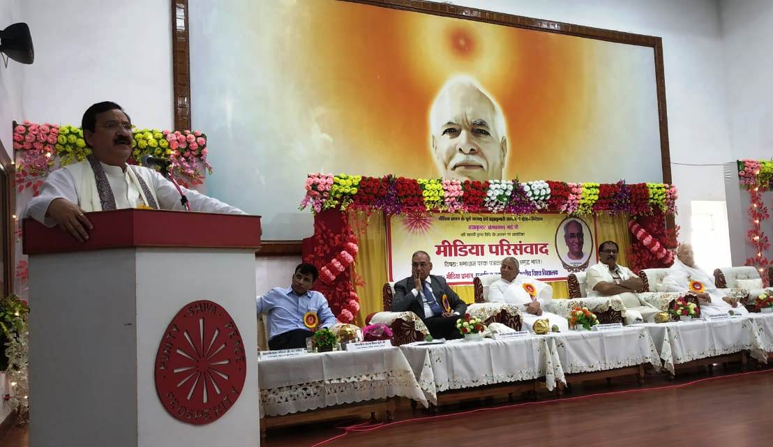 वर्तमान मीडिया पश्चिमी मानको पर आधारित : संजय द्विवेदी