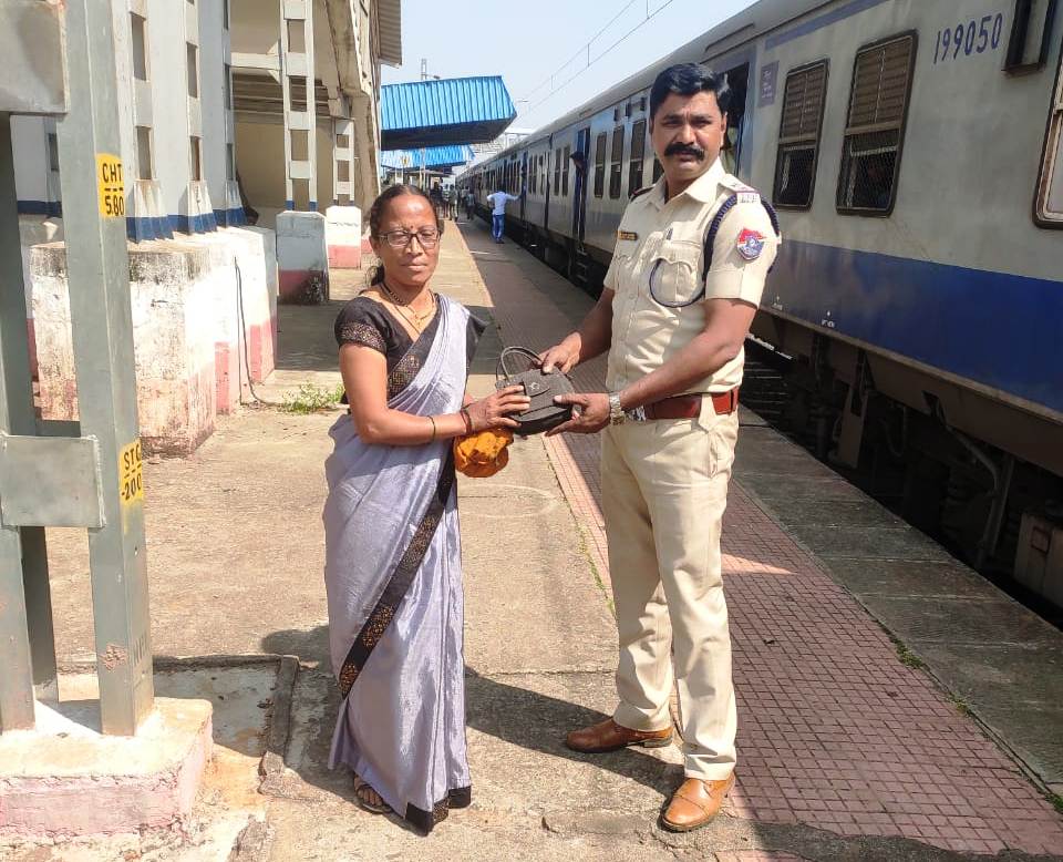 'ऑपरेशन अमानत' में रेलवे ने लौटाए 777 गुमे सामन