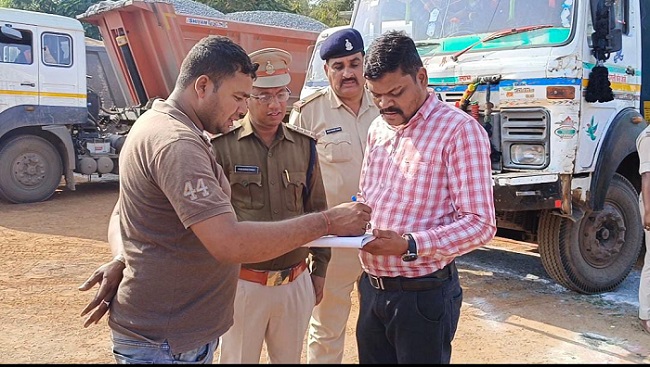 खनिज एवं पुलिस विभाग की कार्रवाई : अवैध खनिज परिवहन के कुल 36 वाहन जप्त