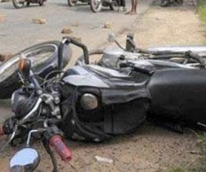 बस ने मारी बाइक को टक्कर, महिला की मौत