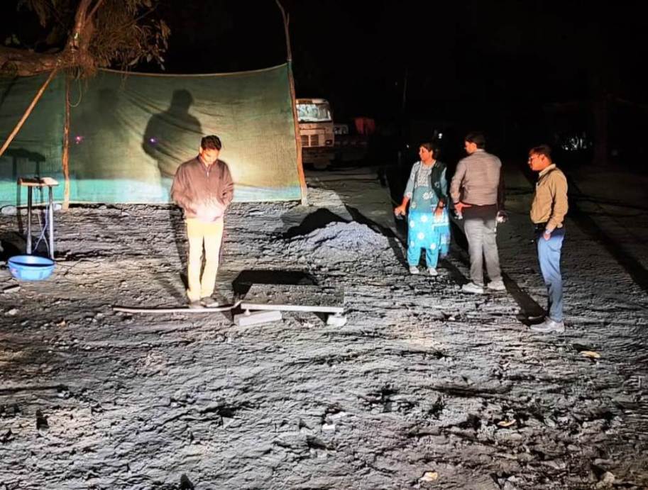 छापेमारी के दौरान 40 टन अवैध कोयला जब्त...