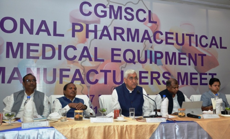 मितानिन पेटी से लेकर मेडिकल कॉलेजों तक दवाई के लिए बेहतर आपूर्ति व्यवस्था जरूरी : टीएस सिंहदेव