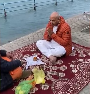 हरिद्वार में विसर्जित हुईं पीएम मोदी की माँ की अस्थियां...