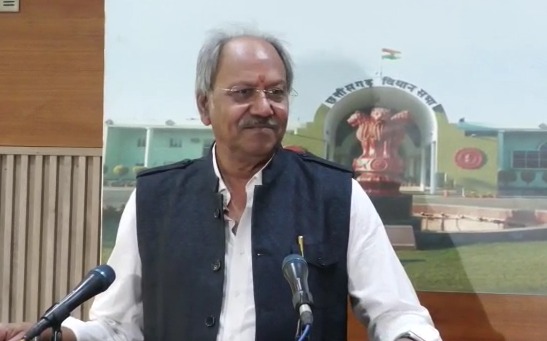 कांग्रेस राज्यपाल के विरुद्ध हाईकोर्ट जाती है, और उनके अभिभाषण में अपना गुणगान करवाती है : बृजमोहन