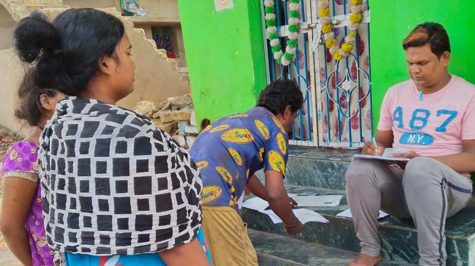 मुख्यमंत्री की घोषणा पर अमल : नगर पंचायतों में न्याय योजना के लिए भराये जा रहे आवेदन