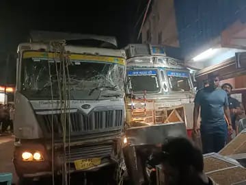  तिल्दा में भीषण सड़क हादसा,1 की मौत 2 घायल