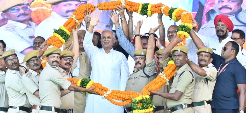 शासन के महत्वपूर्ण अंग हैं कोटवार, पटेल और होमगार्ड : भूपेश बघेल