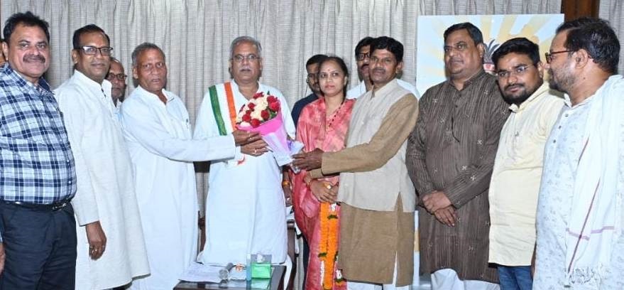  मुख्यमंत्री से सनाढ़्य कुर्मी क्षत्रिय समाज के प्रतिनिधिमंडल ने की भेंट