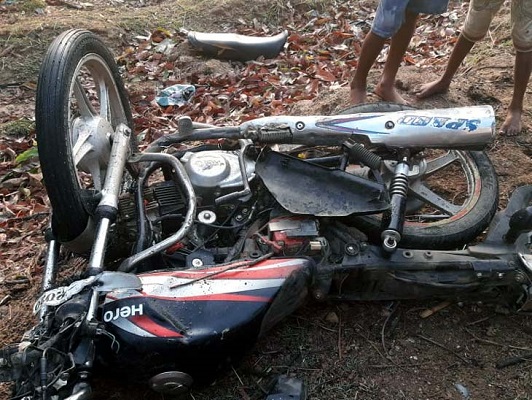 सड़क हादसे में आर्मी जवान, उपसरपंच की मौत