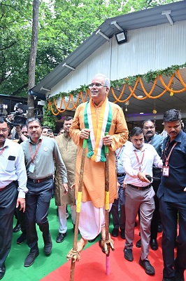  गेड़ी पर चढ़कर सरपट चले सीएम बघेल