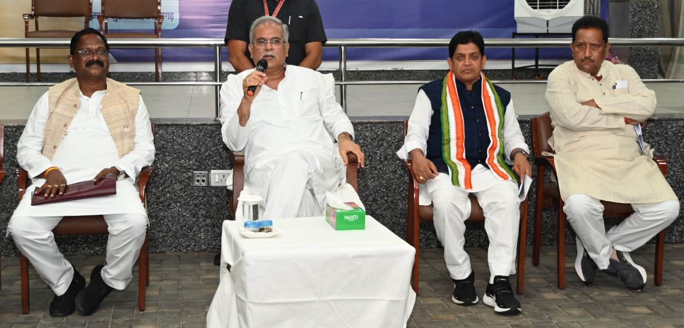 आदिवासियों को समाज की मुख्यधारा से जोड़ना हमारा मुख्य ध्येय : सीएम बघेल