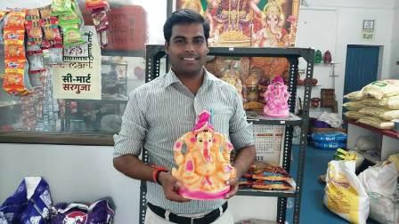 गणेश उत्सव के लिए महिलाएं बना रहीं इको फ्रेंडली गणपति प्रतिमाएं