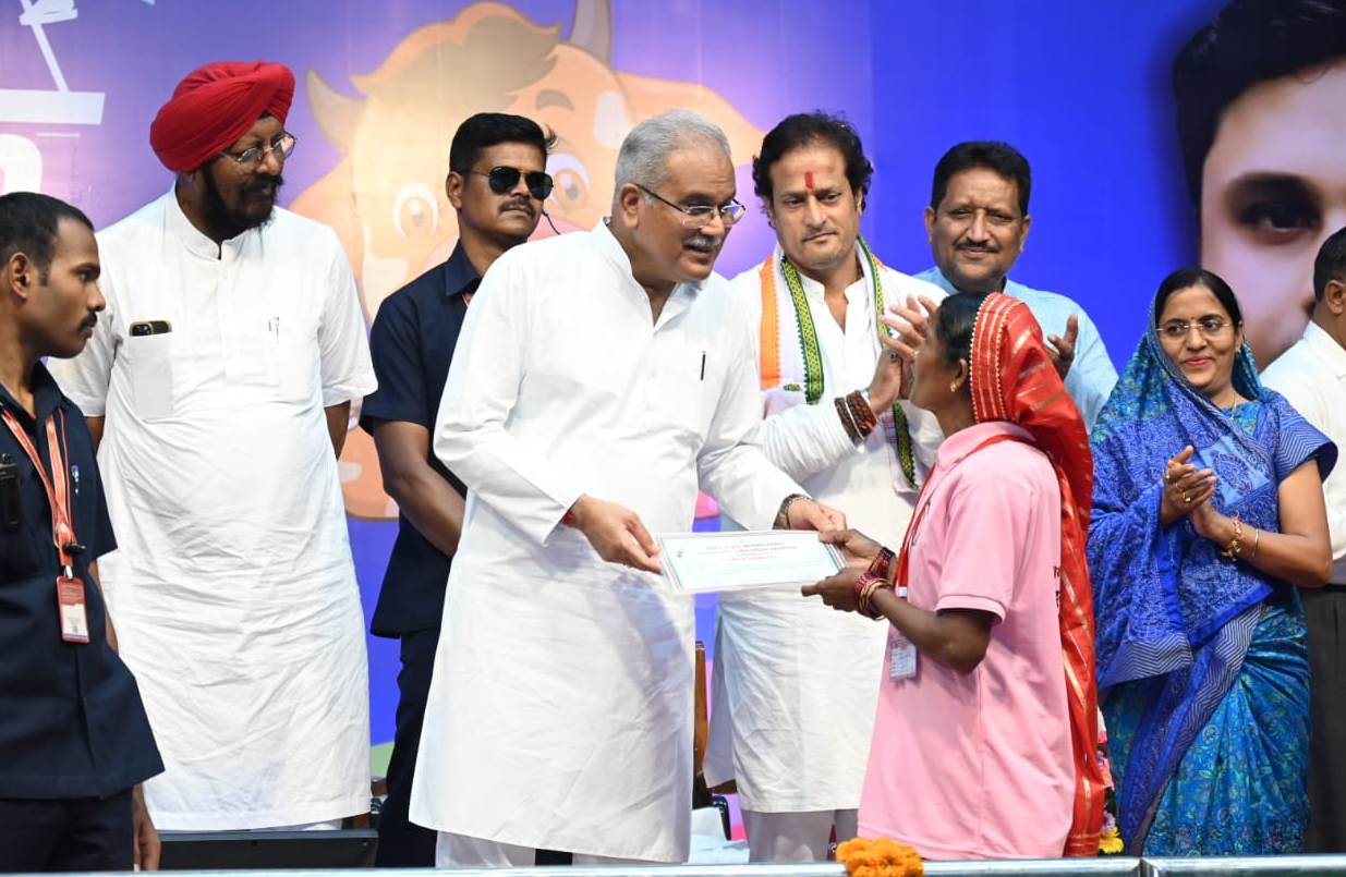 सीएम बघेल छत्तीसगढ़िया ओलंपिक के समापन समारोह में हुए शामिल