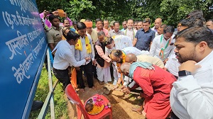  जामगांव में 132/33 केव्ही सब स्टेशन का किया भूमिपूजन