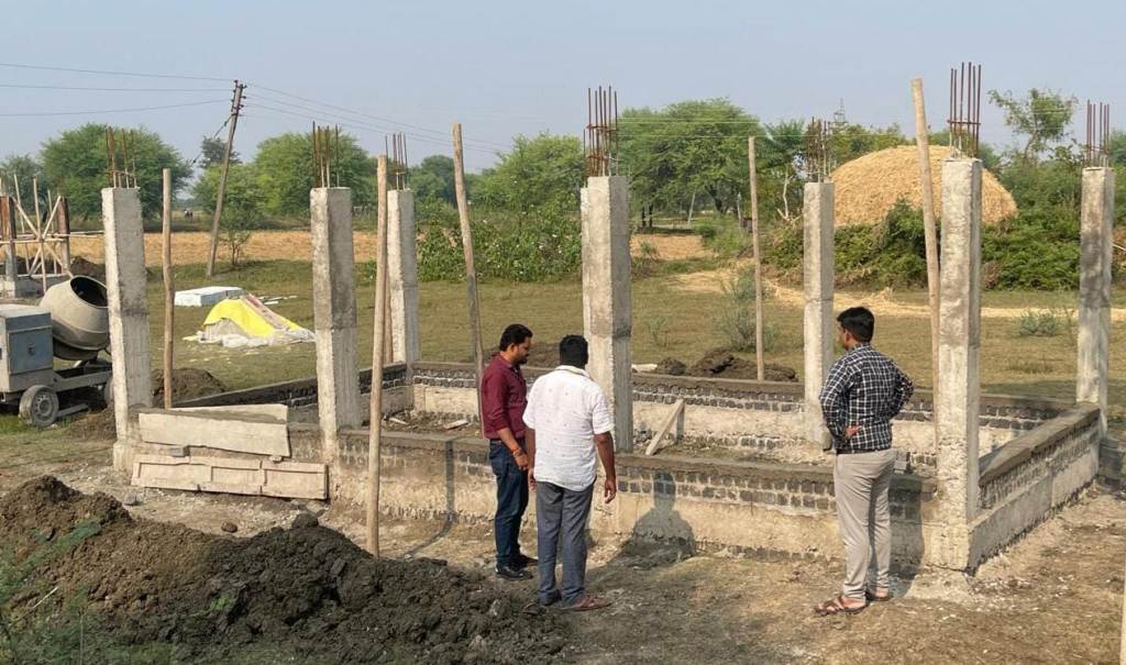  ग्रामीणों को रोजगार देने मांग अनुसार निर्माण कार्य प्रारंभ किया जाए : सीईओ