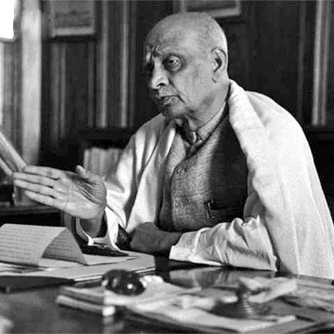  मुख्यमंत्री ने सरदार वल्लभ भाई पटेल की पुण्यतिथि पर उन्हें किया नमन