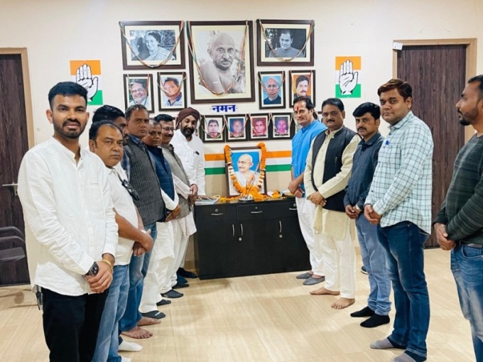 महात्मा गांधी की पुण्यतिथि पर प्रदेश कांग्रेस ने दी श्रद्धांजली