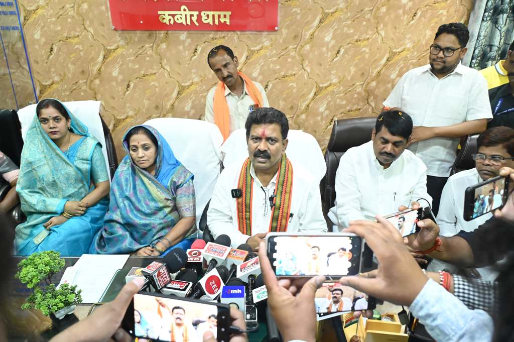 डिप्टी सीएम शर्मा ने जिला पंचायत की सदस्यता से दिया इस्तीफा