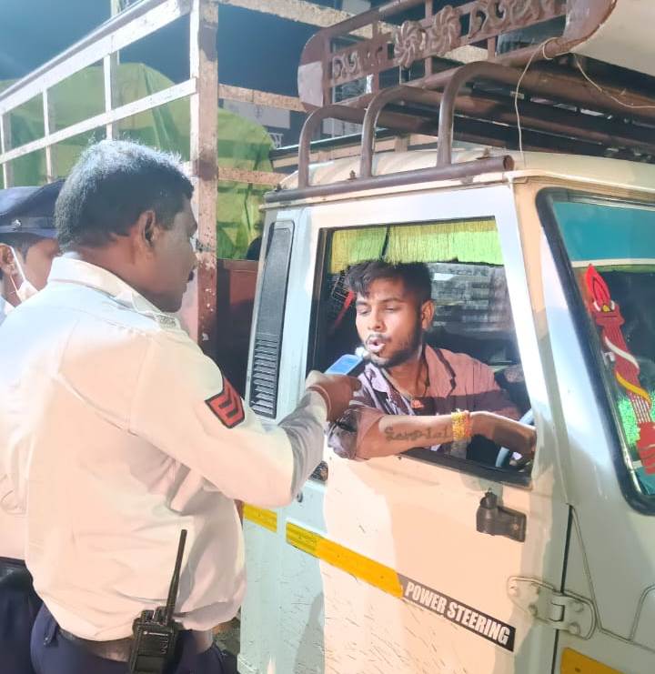 दुर्घटनाओं पर अंकुश लगाने कबीरधाम पुलिस ने चलाया विशेष अभियान