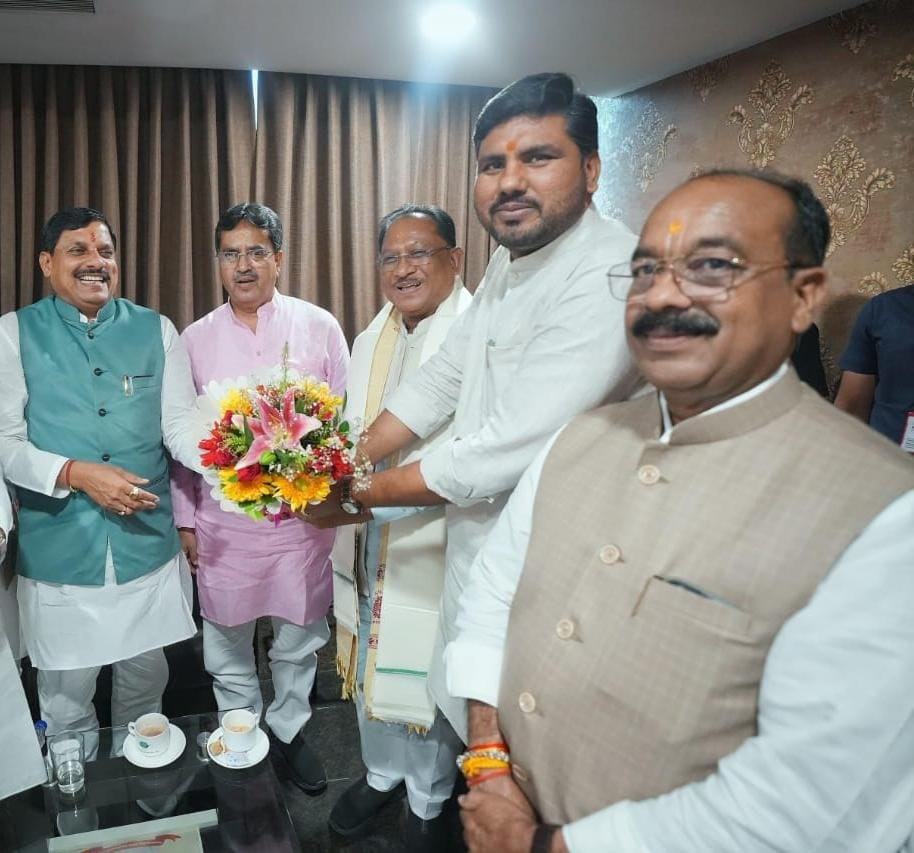 मुख्यमंत्री श्री विष्णु देव साय पहुंचे भुवनेश्वर, ओडिशा के नए मुख्यमंत्री श्री मोहन चरण माझी के शपथ ग्रहण समारोह में होंगे शामिल