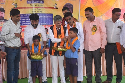 टेमरी संकुल में संकुल स्तरीय शिक्षक प्रतिभा सम्मान समारोह का आयोजन