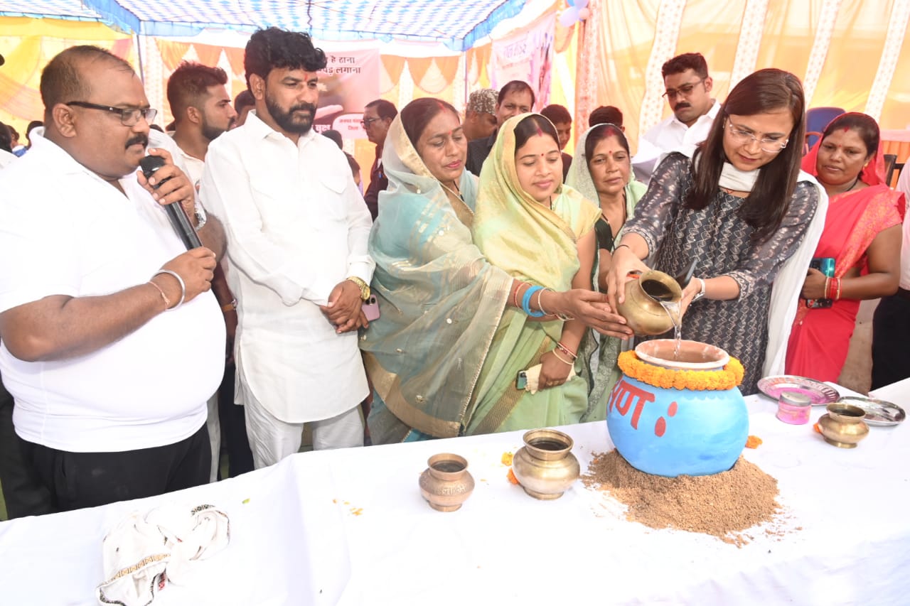 जल संरक्षण हमारे और आने वाली पीढ़ियों के लिए अत्यंत महत्वपूर्ण : कलेक्टर