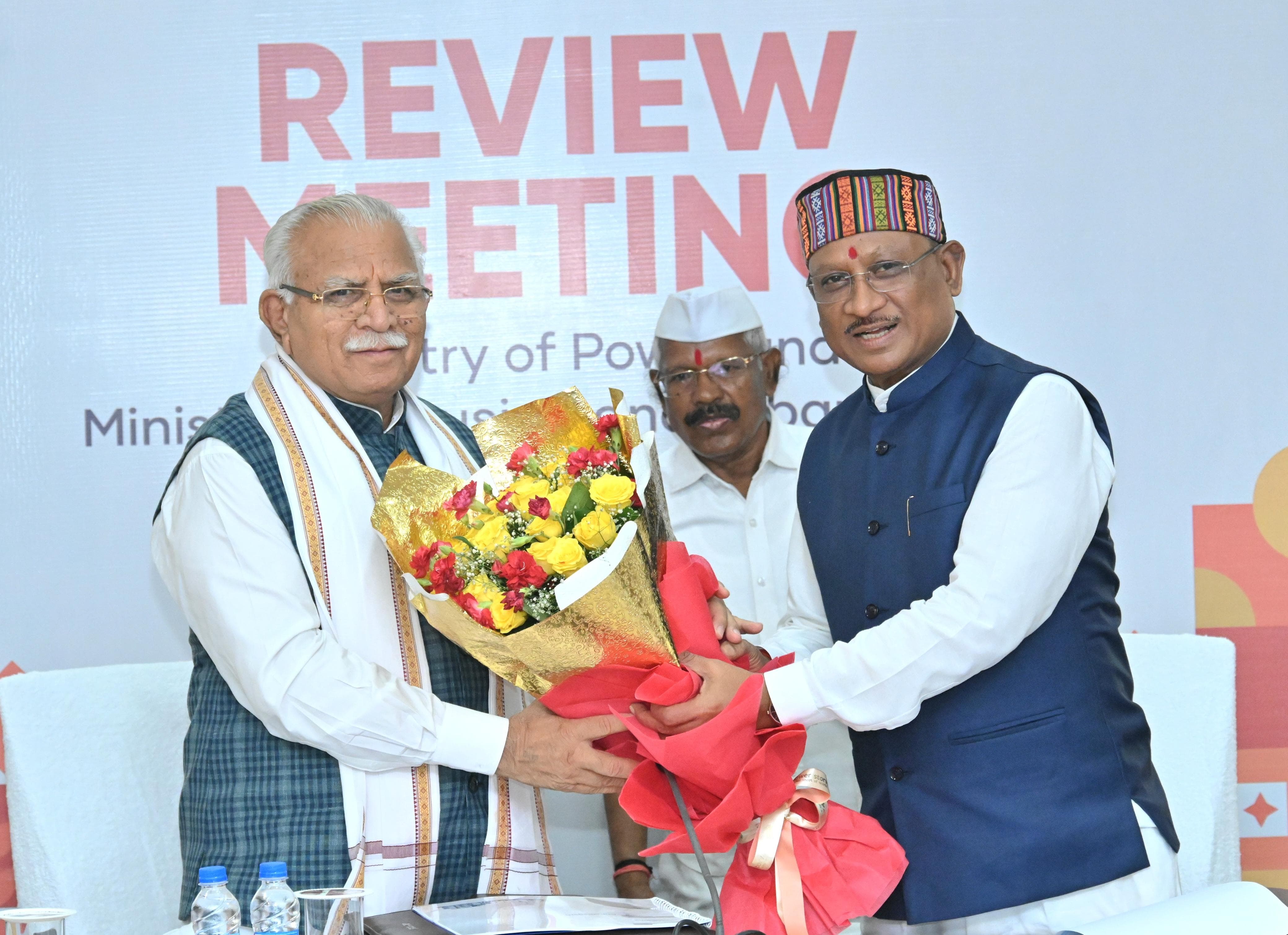 केन्द्रीय विद्युत तथा आवासन एवं शहरी कार्य मंत्री ने छत्तीसगढ़ में हो रहे कार्यों की समीक्षा की