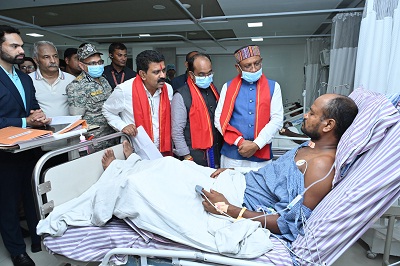  मुख्यमंत्री ने दिल्ली प्रवास से लौटते ही सीधे रामकृष्ण केयर हॉस्पिटल पहुंचकर घायल जवानों का हाल-चाल जाना