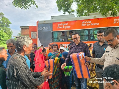  बिलासपुर नेमीचंद जैन मथुरा वाले चैरिटी ट्रस्ट पेंडारी सकरी ने 200 नग मच्छरदानी वितरण के लिए