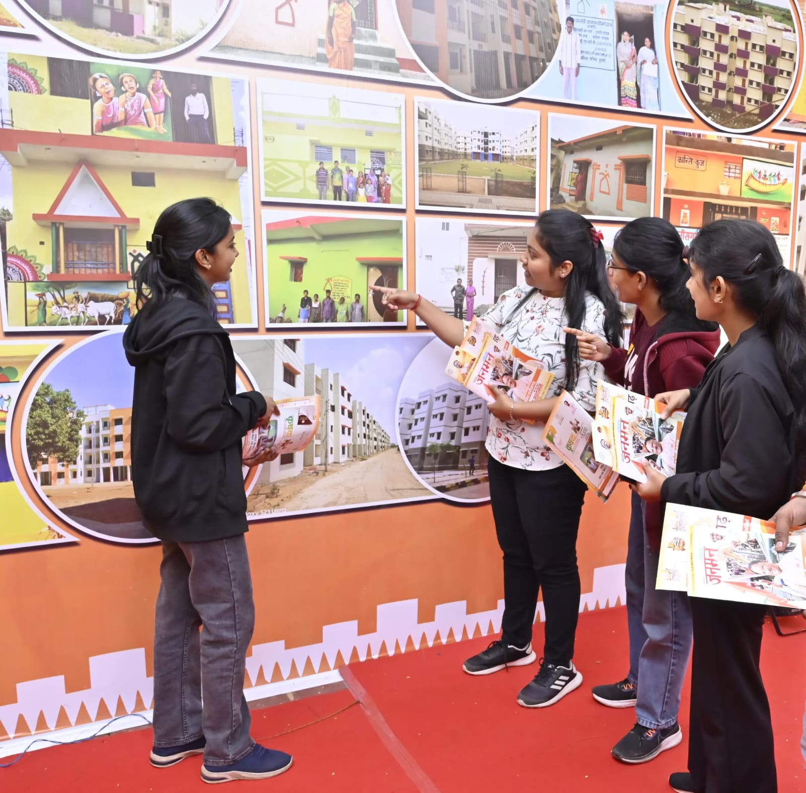  सुशासन दिवस पर  नालंदा परिसर में लगी प्रदर्शनी बनी आकर्षण का केंद्र